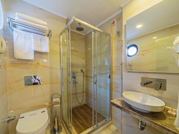 Grand Naki Hotel : photo 4 de la chambre chambre double ou lits jumeaux standard