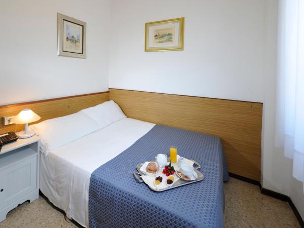Hotel Palace : photo 4 de la chambre chambre simple confort
