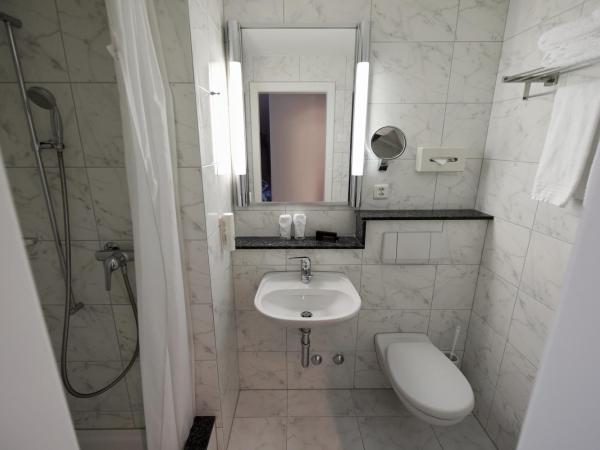 Altstadt Hotel Krone Luzern : photo 10 de la chambre chambre double ou lits jumeaux