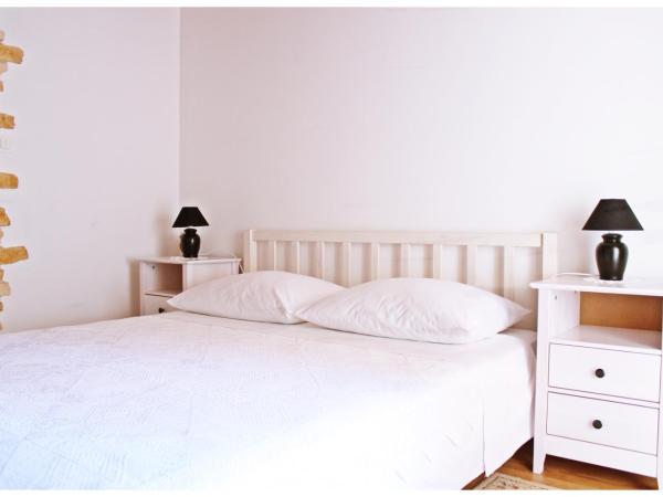 Guest House Tragurion : photo 4 de la chambre chambre double avec balcon