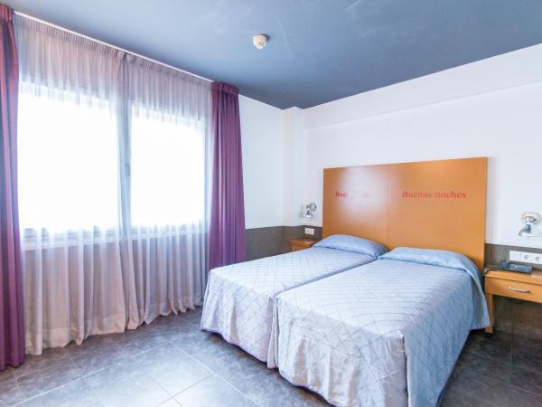 Colors : photo 4 de la chambre chambre double ou lits jumeaux avec salle de bains privative