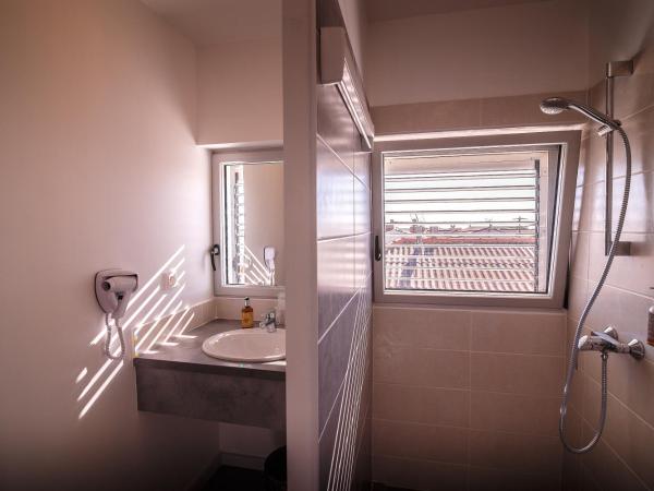 Hotel de la Plage : photo 3 de la chambre chambre triple