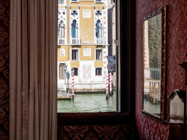Hotel Galleria : photo 3 de la chambre grande chambre quadruple - vue sur canal