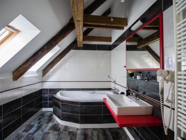 Hotel Peregrin : photo 4 de la chambre suite