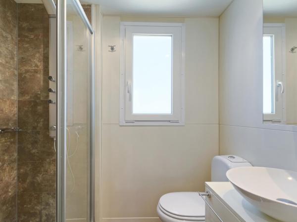 Quality Mobile Homes in Camping Kazela : photo 9 de la chambre mobile home 3 chambres confort