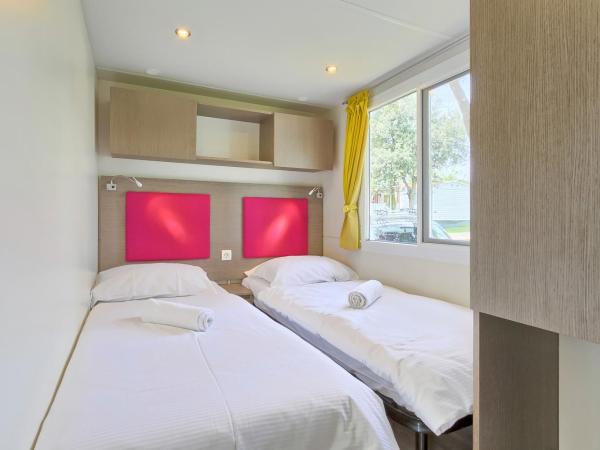 Quality Mobile Homes in Camping Kazela : photo 3 de la chambre mobile home 3 chambres