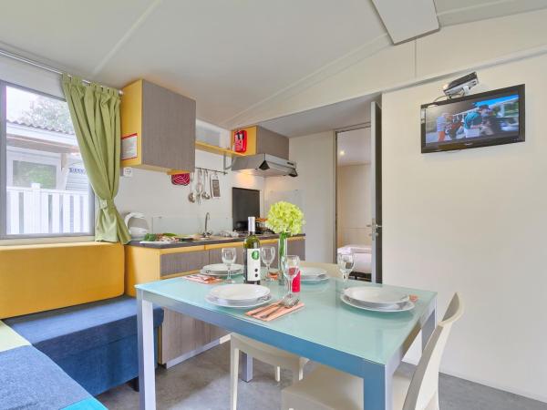 Quality Mobile Homes in Camping Kazela : photo 3 de la chambre mobile home 2 chambres