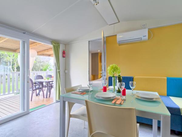 Quality Mobile Homes in Camping Kazela : photo 9 de la chambre mobile home 2 chambres