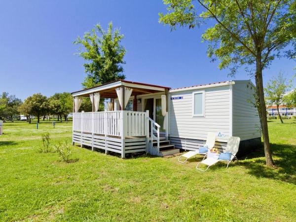 Quality Mobile Homes in Camping Kazela : photo 1 de la chambre mobile home 2 chambres