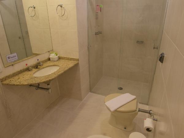 SJ Executive - San Juan Curitiba : photo 4 de la chambre suite