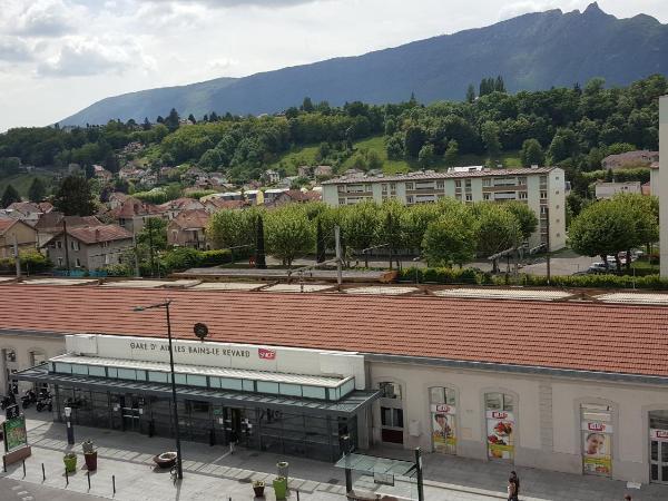 Hotel De La Gare : photo 2 de la chambre chambre quadruple avec balcon