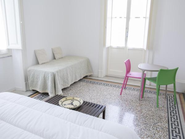 B&B Angioy 18 : photo 4 de la chambre chambre double supérieure