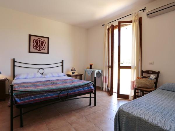 Bed and breakfast Le Camelie : photo 7 de la chambre chambre double avec balcon