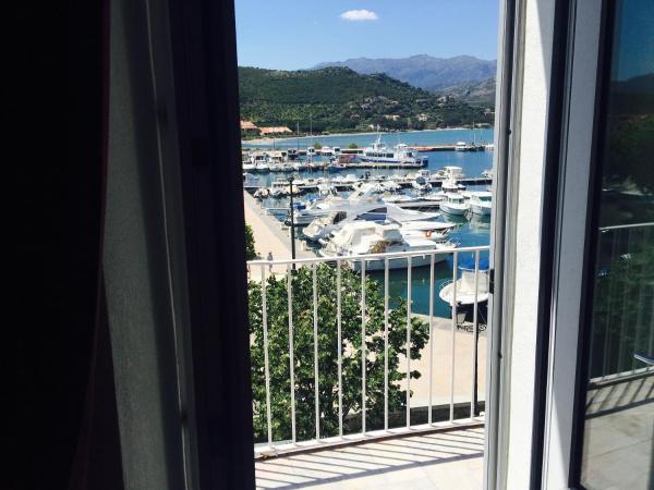 Hotel Restaurant L'Europe : photo 1 de la chambre chambre double supérieure avec balcon