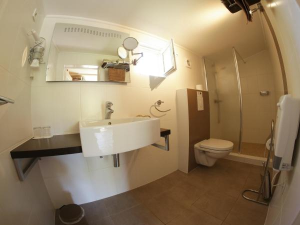 Mas la Provence : photo 3 de la chambre chambre familiale