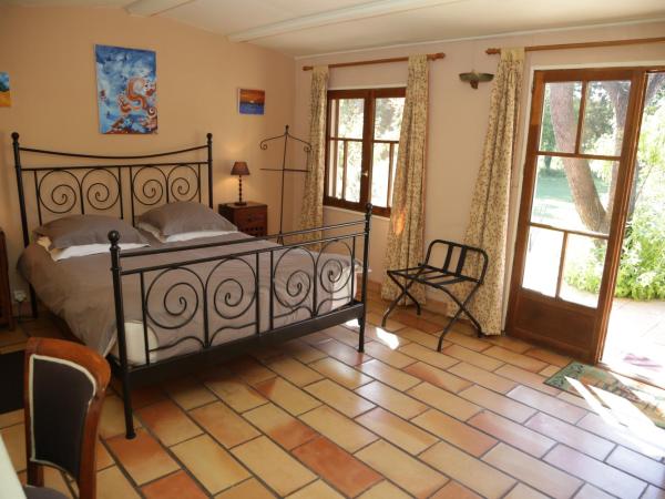 Mas la Provence : photo 4 de la chambre chambre familiale