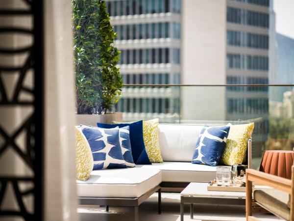 Four Seasons Hotel Dubai International Financial Centre : photo 1 de la chambre suite lit king-size 1 chambre avec terrasse