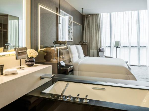 Four Seasons Hotel Dubai International Financial Centre : photo 3 de la chambre suite studio lit king-size