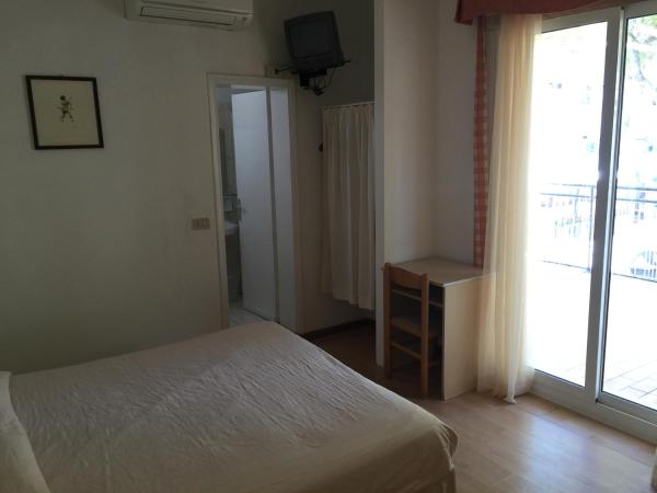 Hotel Marlisa Pier : photo 5 de la chambre chambre triple avec terrasse