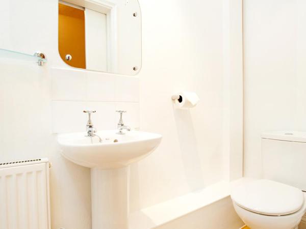 St. Raphael Guest House : photo 5 de la chambre chambre quadruple (4 personnes)