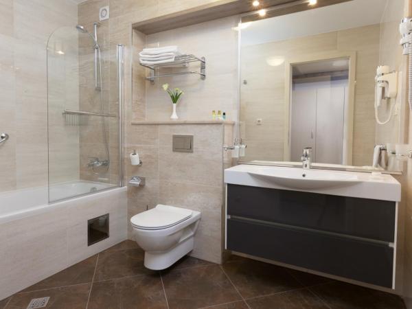 Guesthouse Aroma : photo 6 de la chambre chambre double deluxe avec balcon - vue sur mer