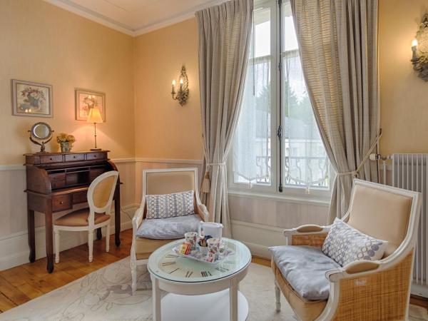 Manoir Du Parc (Adults only) : photo 8 de la chambre chambre lit queen-size - vue sur jardin - manoir