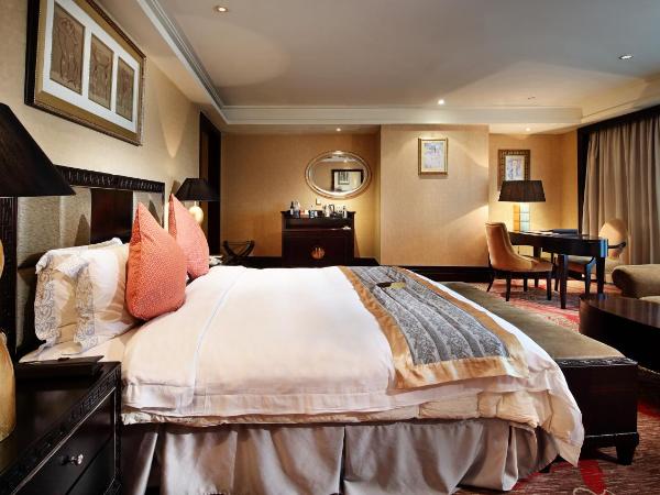 Royal Mediterranean Hotel : photo 4 de la chambre chambre lit king-size deluxe