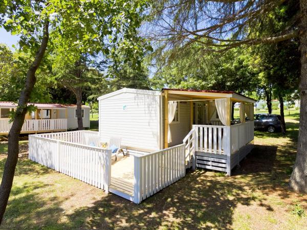 Quality Mobile Homes in Camping Kazela : photo 2 de la chambre mobile home 3 chambres confort