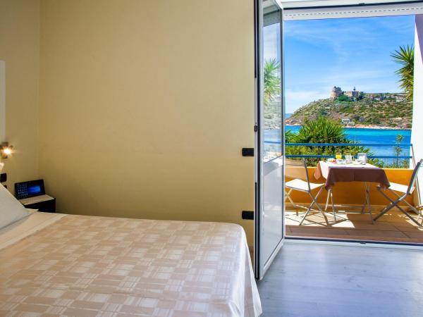 Hotel Calamosca : photo 3 de la chambre chambre double ou lits jumeaux deluxe - vue sur mer