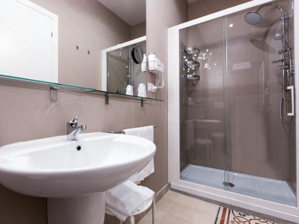 Matera In Vacanza : photo 8 de la chambre chambre double avec salle de bains privative