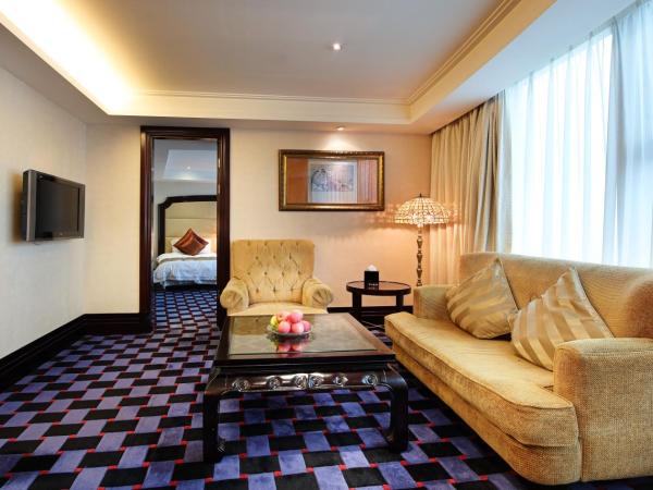 Royal Mediterranean Hotel : photo 8 de la chambre suite deluxe avec lit king-size