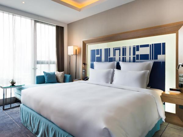 Novotel Ningbo East : photo 2 de la chambre suite premier avec 1 lit king-size