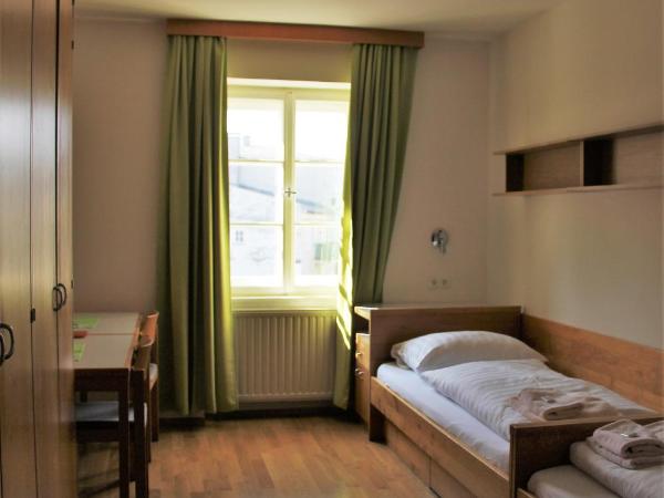 Institut St.Sebastian : photo 2 de la chambre chambre lits jumeaux avec salle de bains privative