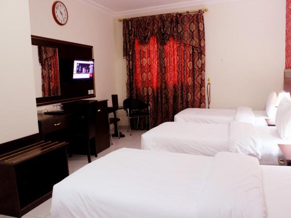 Montreal Naif Hotel : photo 1 de la chambre chambre triple standard