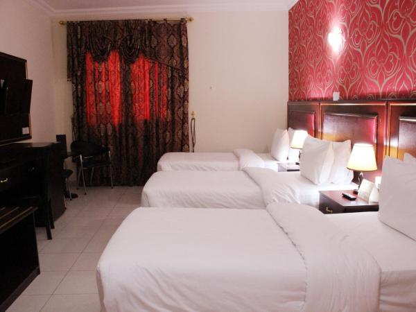 Montreal Naif Hotel : photo 2 de la chambre chambre triple standard