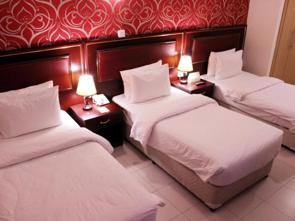 Montreal Naif Hotel : photo 3 de la chambre chambre triple standard