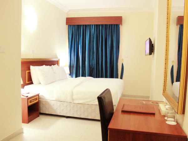 Montreal Naif Hotel : photo 4 de la chambre chambre familiale