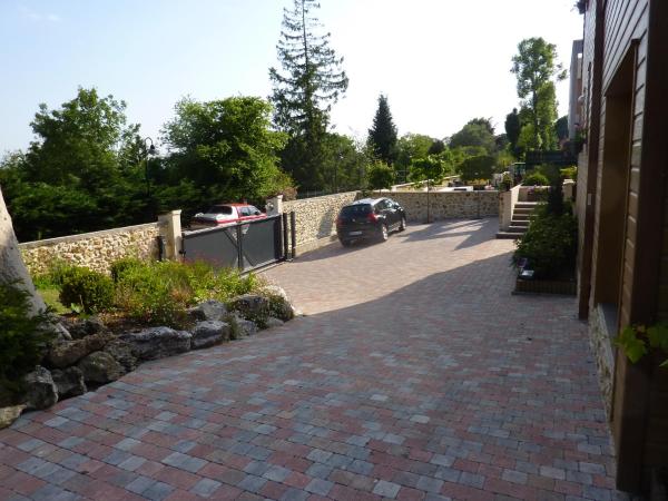 Les Chambres D'oriane : photo 6 de la chambre chambre quadruple avec douche