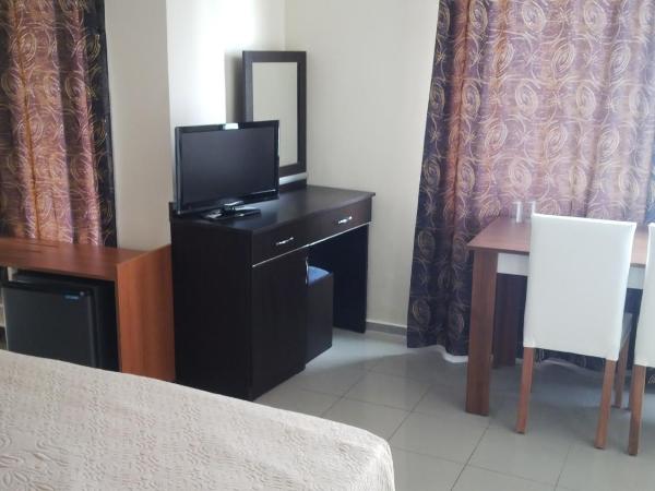 Hotel Melike : photo 2 de la chambre chambre triple avec balcon