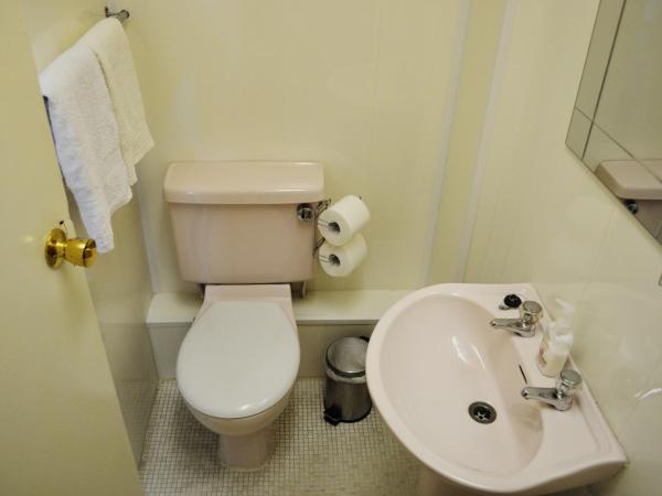 Cheers Hotel : photo 3 de la chambre chambre triple avec douche