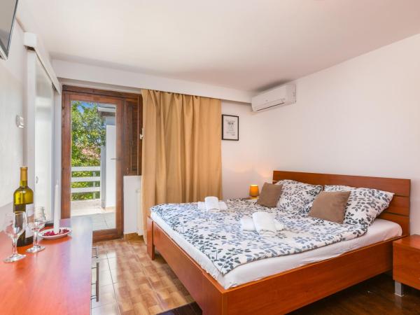 Bed & breakfast La Fontana Medulin : photo 9 de la chambre chambre double deluxe - vue sur mer