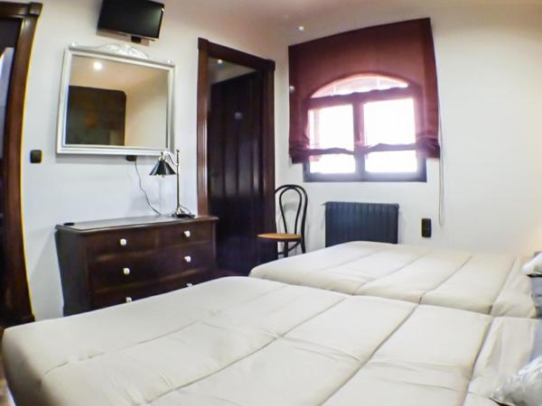 Green Peaks B&B Country House Alojamiento Rural : photo 2 de la chambre chambre lits jumeaux standard - vue sur montagne