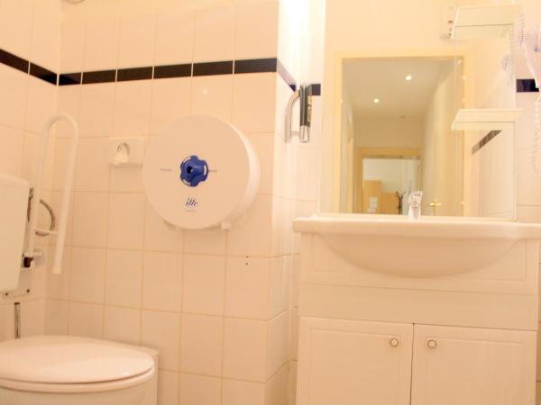 Pension Central Hostel Berlin : photo 6 de la chambre chambre simple avec salle de bains commune