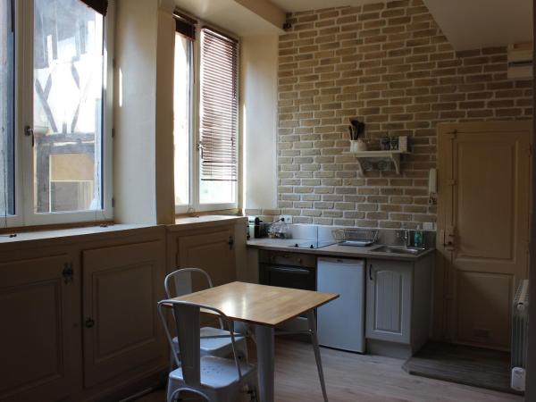 Le Petit Beurre - Studio en Hypercentre de Beaune : photo 3 de la chambre studio