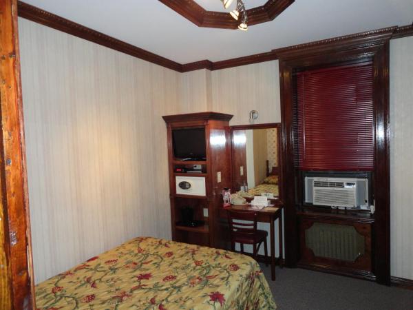 Hotel 31 Extended Stay : photo 2 de la chambre chambre double avec salle de bains commune