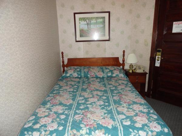 Hotel 31 Extended Stay : photo 3 de la chambre chambre double avec salle de bains commune