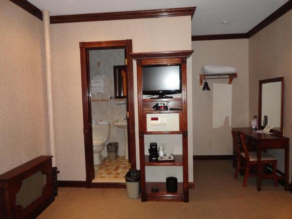 Hotel 31 Extended Stay : photo 5 de la chambre chambre double avec 2 lits doubles et salle de bains privative
