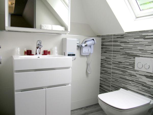 Hôtel de la Grotte : photo 10 de la chambre chambre double confort