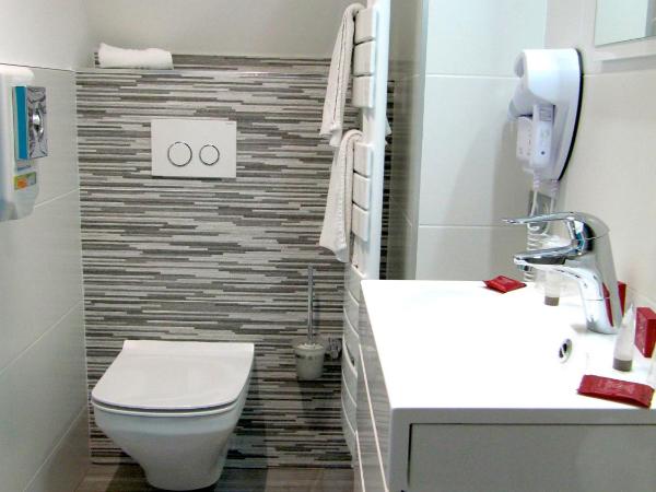 Hôtel de la Grotte : photo 4 de la chambre chambre double confort