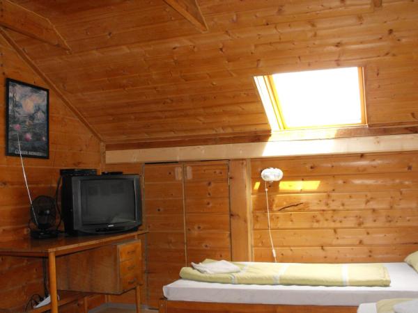 Hungaria Guesthouse : photo 4 de la chambre chambre lits jumeaux Économique avec salle de bains commune